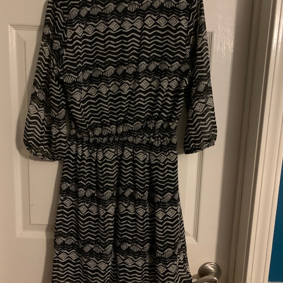 Dress - Picture 2 of 6